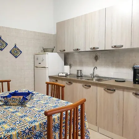 A Casa Dello Zio Toto Con Terrazza A Lejlighed *