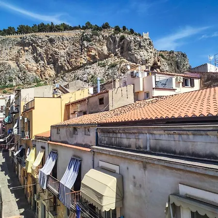 A Casa Dello Zio Toto Con Terrazza A Lejlighed