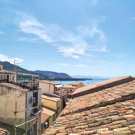 Lejlighed A Casa Dello Zio Toto Con Terrazza A Cefalù